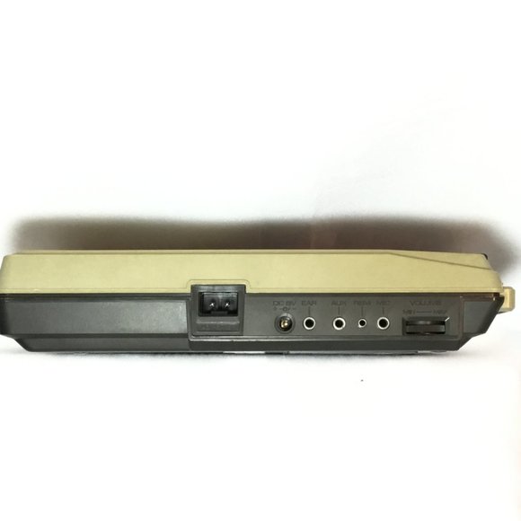 Realistic CTR-72 AC/Battery Cassette Recorder Vintage-**Watch The Video** Works! - Picture 5 of 15